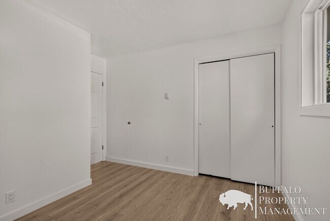 Building Photo - 578 Maple Leaf Dr