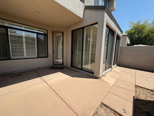 Building Photo - BEAUTIFUL 3 BEDROOM 3 BATHROOM HOME IN GAI...