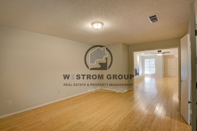 Building Photo - 6452 Waverly Way