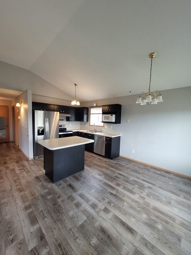 Building Photo - Quiet Neighborhood | Single Family Home | ...