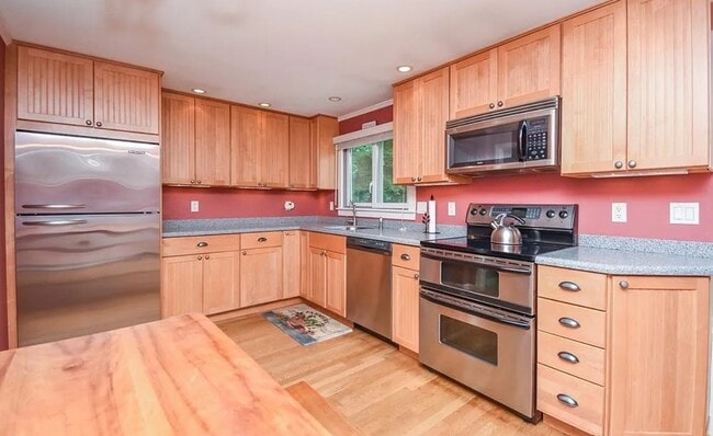 Building Photo - 19 Beatty St