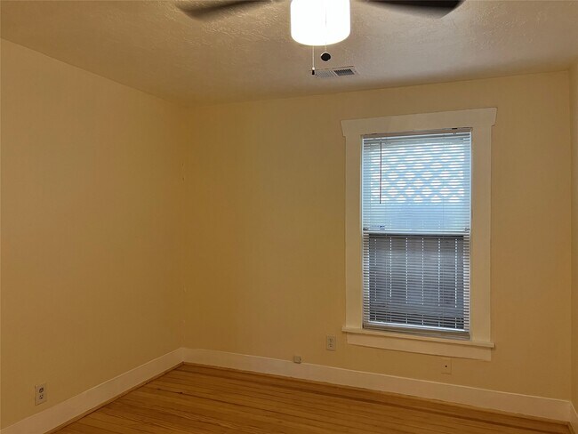 Building Photo - 5122 Larkin St