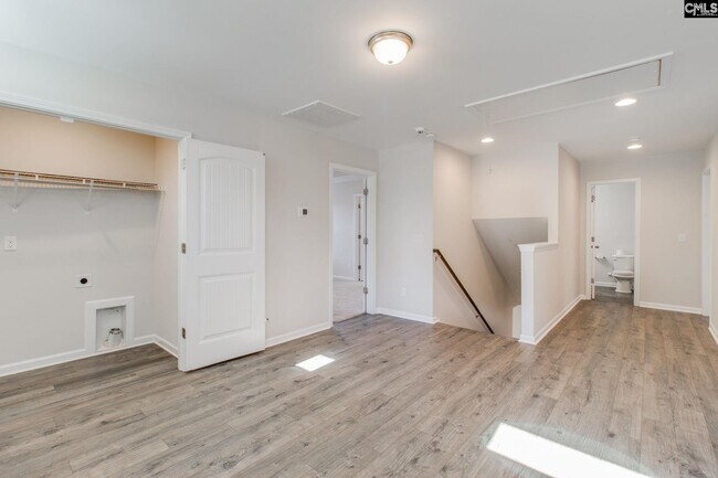 Building Photo - 246 Honey Hill Way