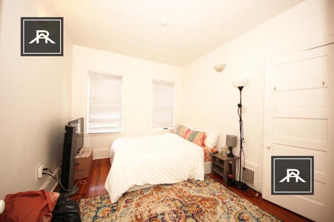 Building Photo - 4 bedroom in Watertown MA 02472