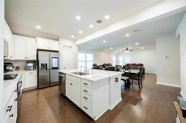 Building Photo - 2021 Cartway Ct