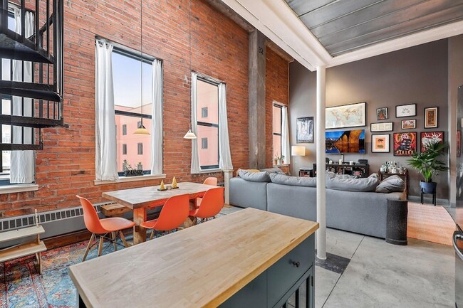 Building Photo - 250 Park Ave