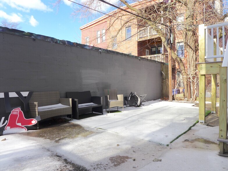 Building Photo - 12 Worthington St