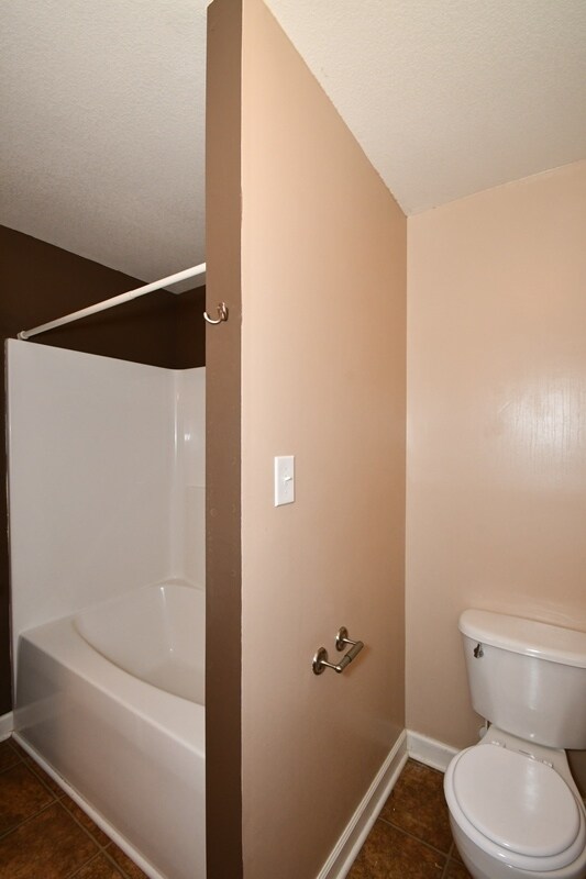 Building Photo - 104 Streamwood Dr