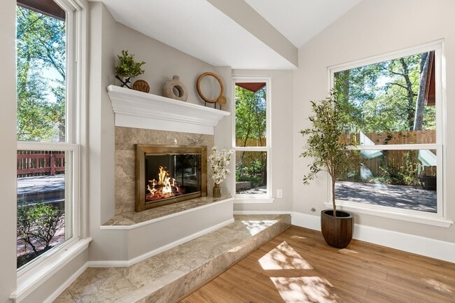 Building Photo - 1936 Foxtail Pl