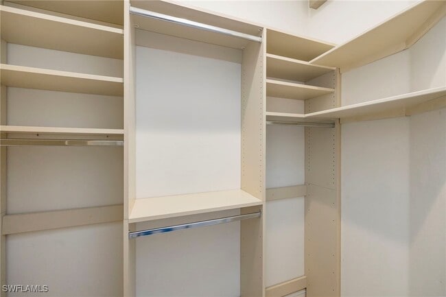 Building Photo - 5025 Maxwell Cir