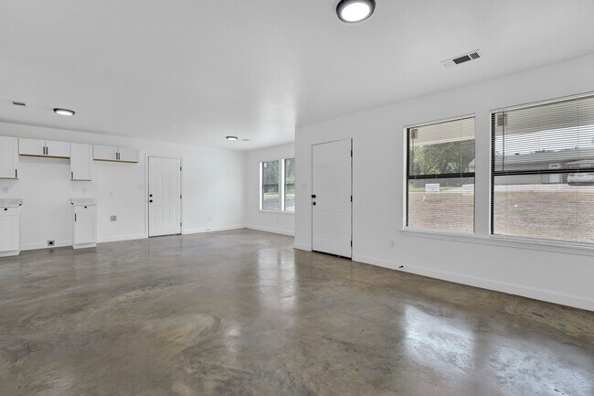 Building Photo - 1408 Kyle St