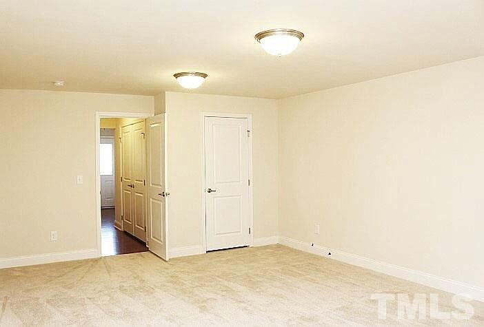 Building Photo - Room in Townhome on Suffield Way
