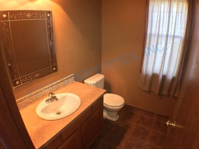 Building Photo - 7630 Ridgewood Dr