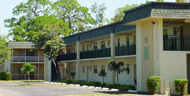 Building Photo - Shadowbrook of Vero