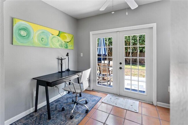 Building Photo - 3005 W Helen Ave