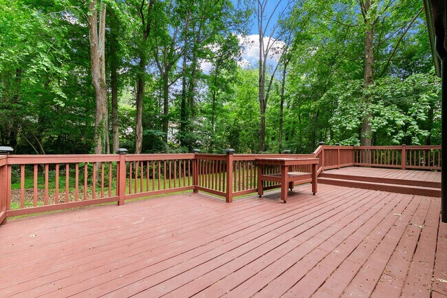 Building Photo - Fully Renovated Three Bedroom in the heart of Stockbridge!