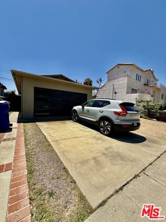 Building Photo - 7462 W 80th St