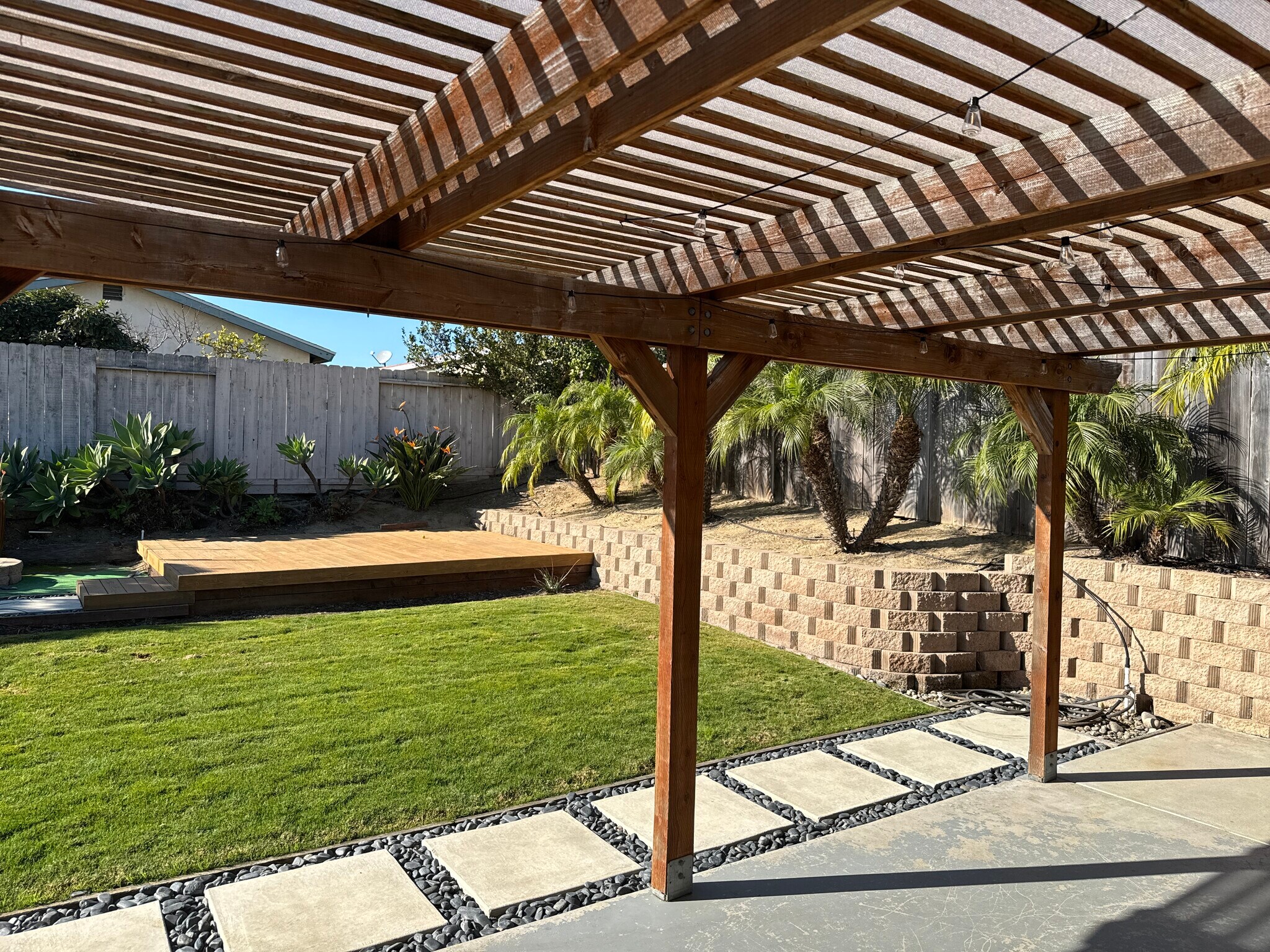 Building Photo - 264 Rosebay Dr