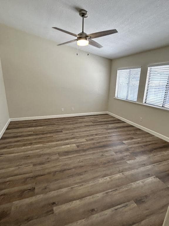 Building Photo - 13635 Elm St