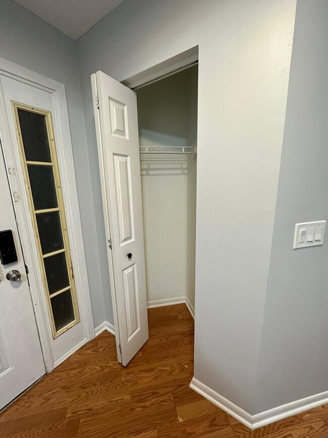 Building Photo - 1133 Cambria Ln N