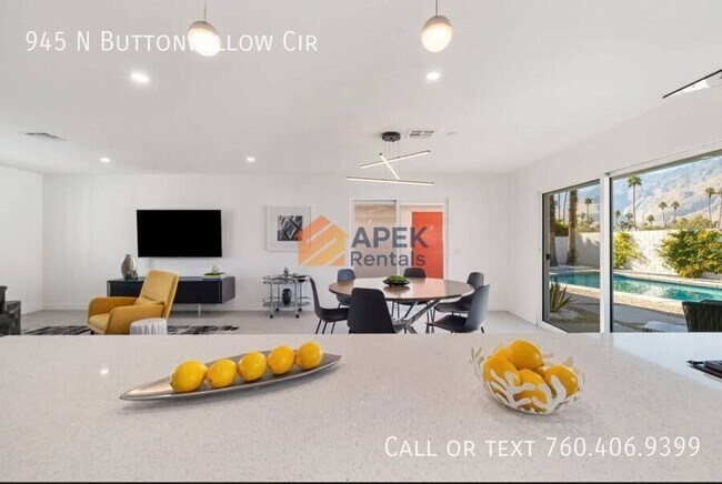 Building Photo - 945 N Buttonwillow Cir