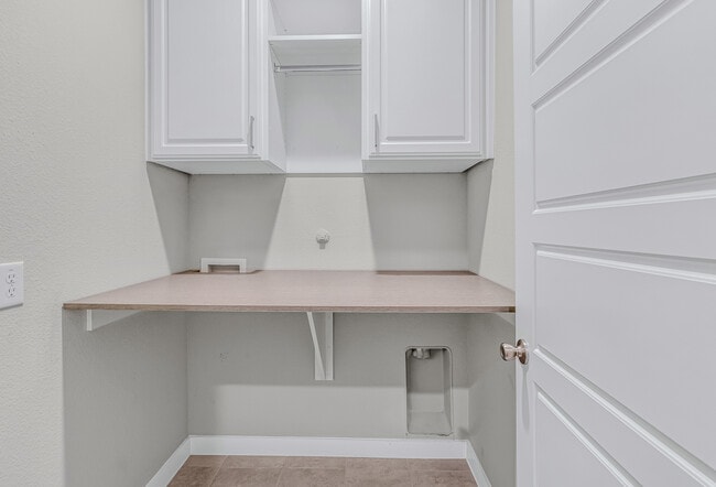 Building Photo - Harvest 1020