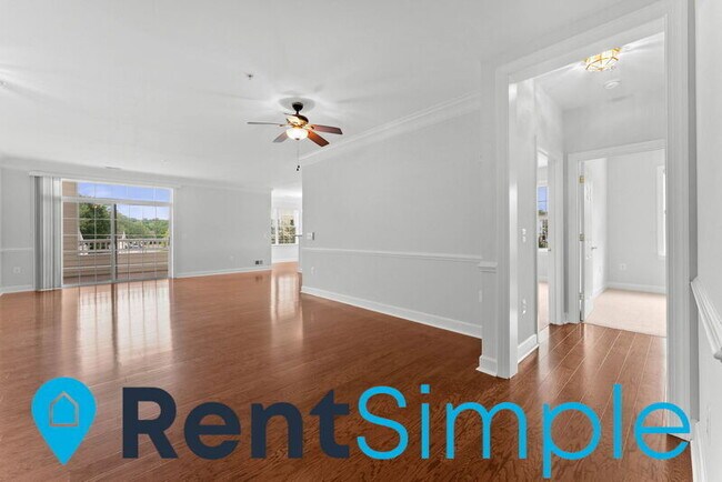 Building Photo - 15221 Royal Crest Dr