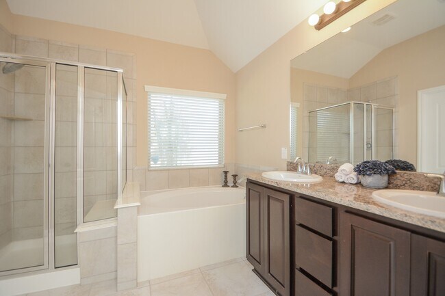 Building Photo - 118 N Heritage Mill Cir