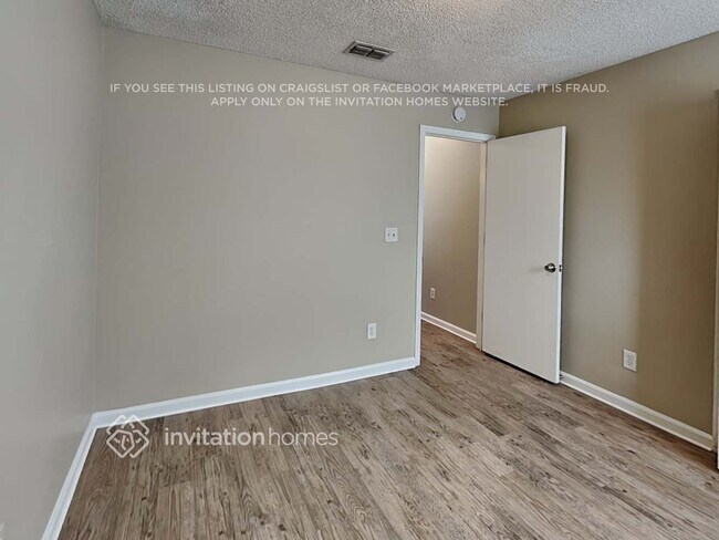 Building Photo - 12370 Carriann Cove Trail S