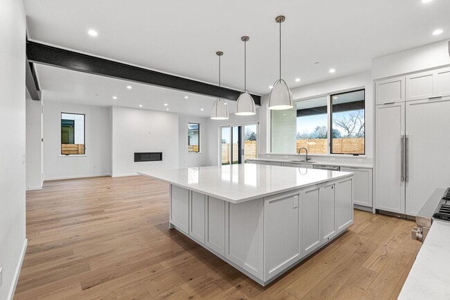 Building Photo - LUXURY LIVING 5 Bed 5 Bath New Home Located In Boulder- Available now!