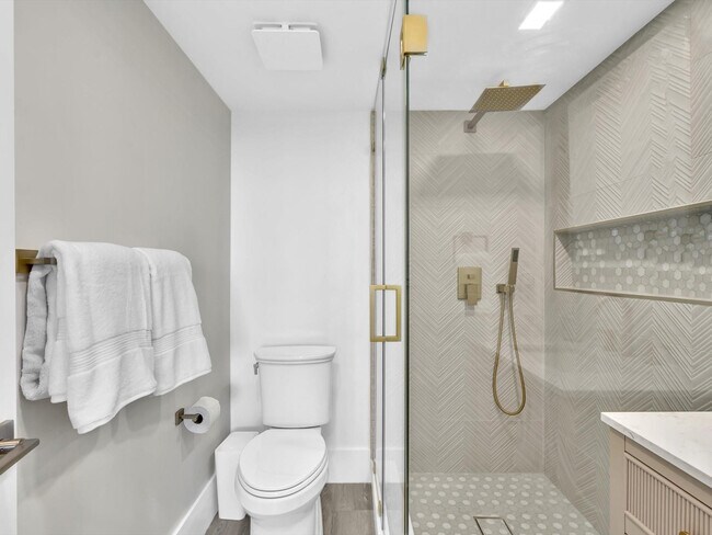 Building Photo - 1421 S Ocean Blvd