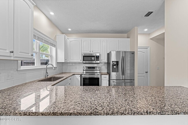 Building Photo - 203 Jase Ln