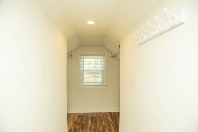 Building Photo - 4 Bedroom House Available Near Scott Stadi...