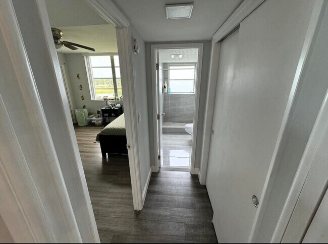 Building Photo - 3090 N Course Dr