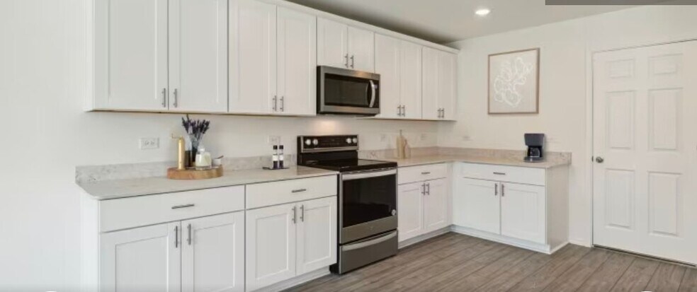Building Photo - 801 Breakwater Dr