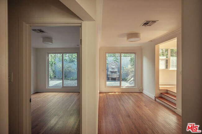 Building Photo - 4141 Verdugo View Dr