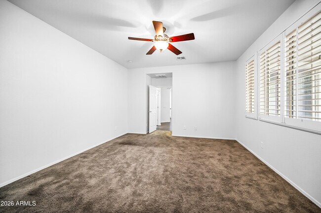 Building Photo - 2554 E Vermont Dr