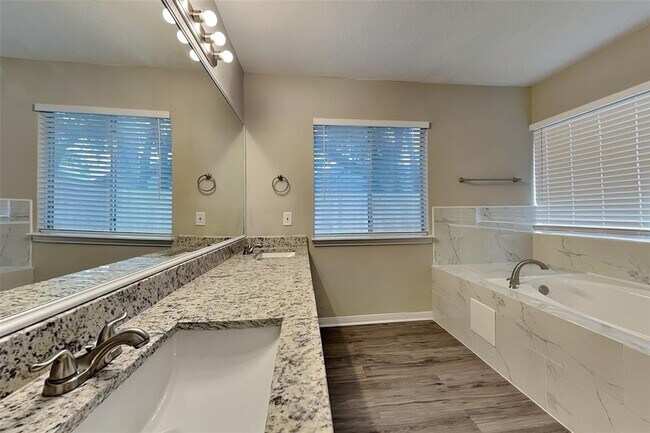 Building Photo - 8635 Spring Green Dr