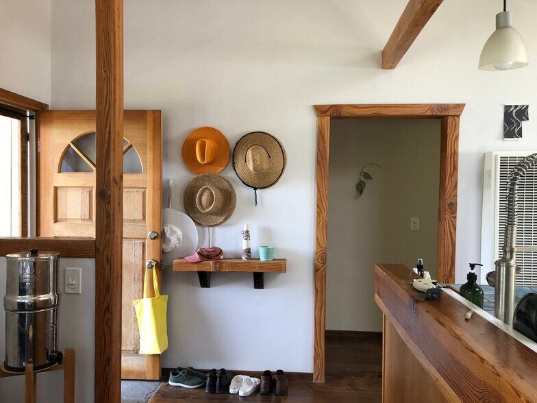 Building Photo - 643 Santa Clara Ave