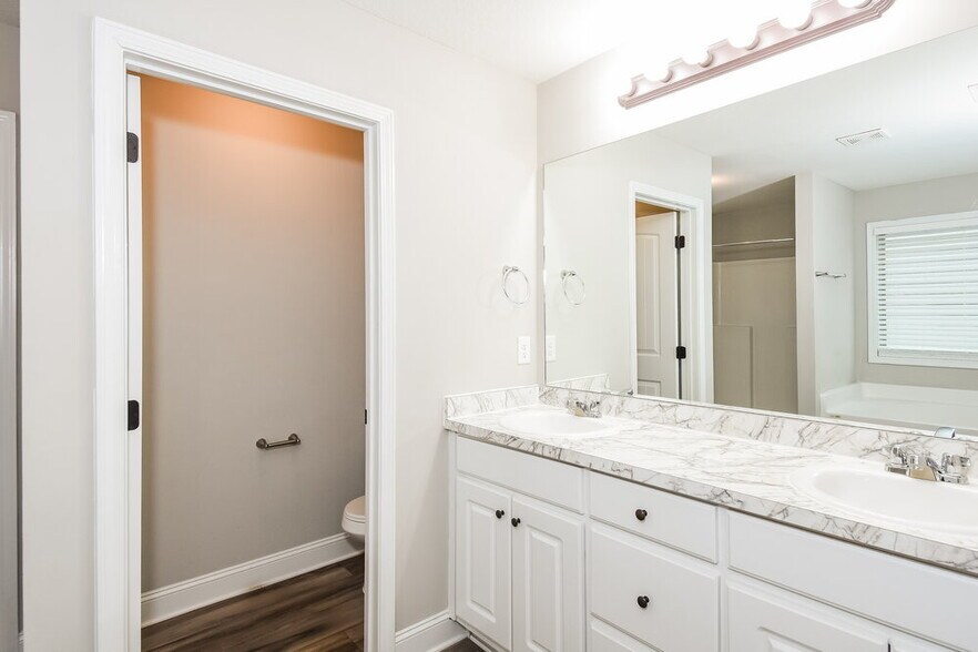 Building Photo - 222 Heartland Cir