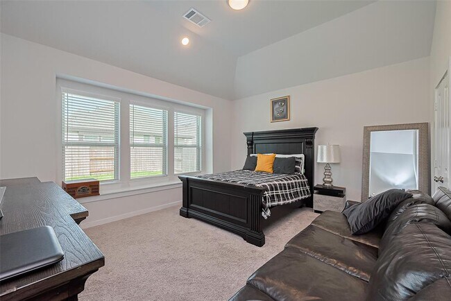 Building Photo - 4910 Tan Briar Dr