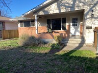 Building Photo - Charming 3-Bedroom Home with Family Room, ...