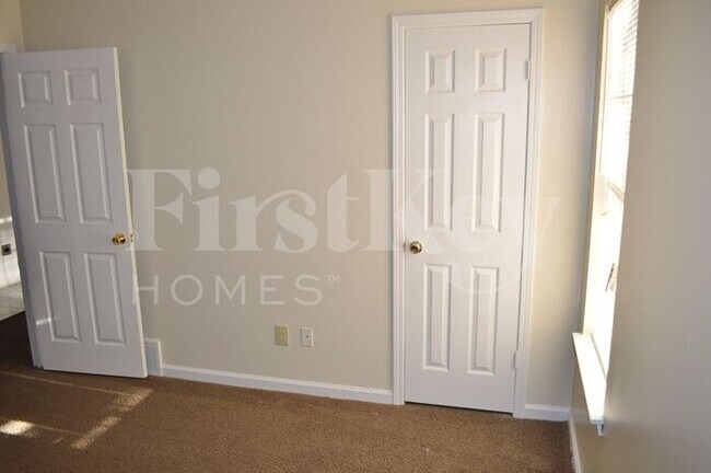 Building Photo - 6045 Holly Heights Cove