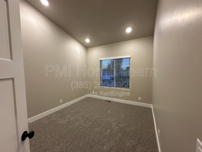 Building Photo - 1031 W 1000 N