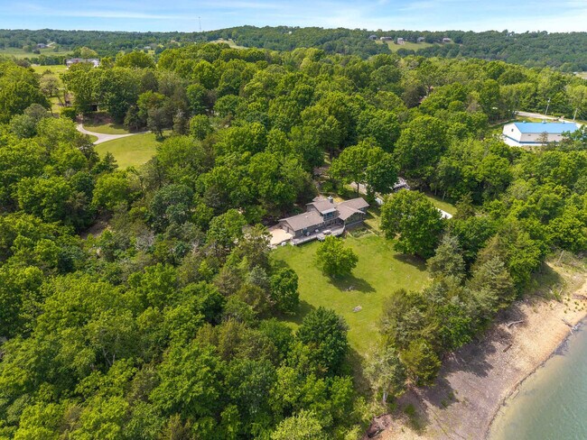 Building Photo - 13014 Schoolhouse Dr