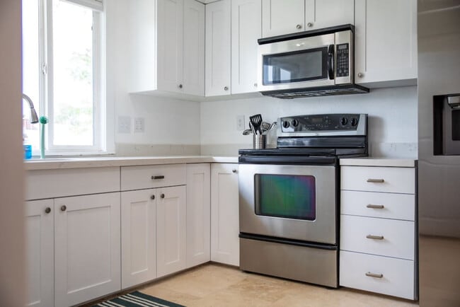 Building Photo - 9949 E Sego Lily Dr