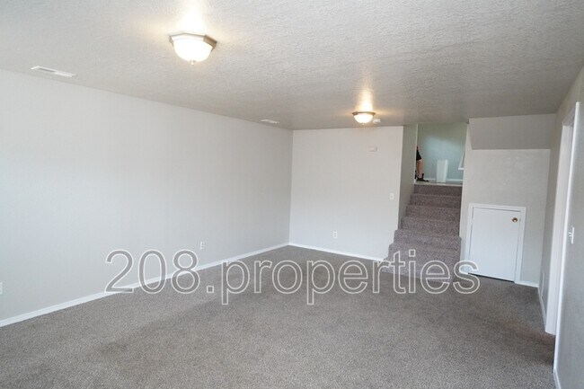 Building Photo - 698 Berwick Dr