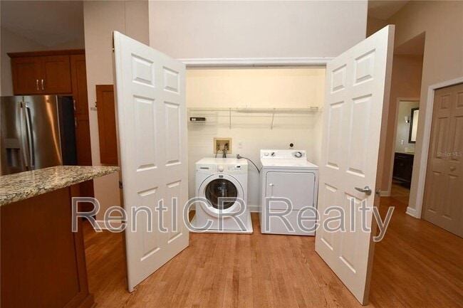 Building Photo - 116 Lorraine St