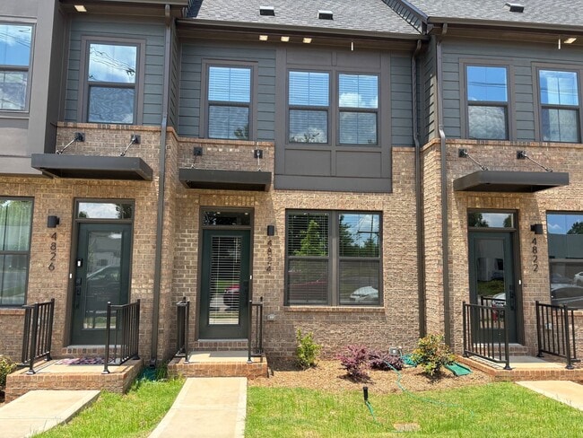Primary Photo - Pristine, move-in ready Townhome located i...