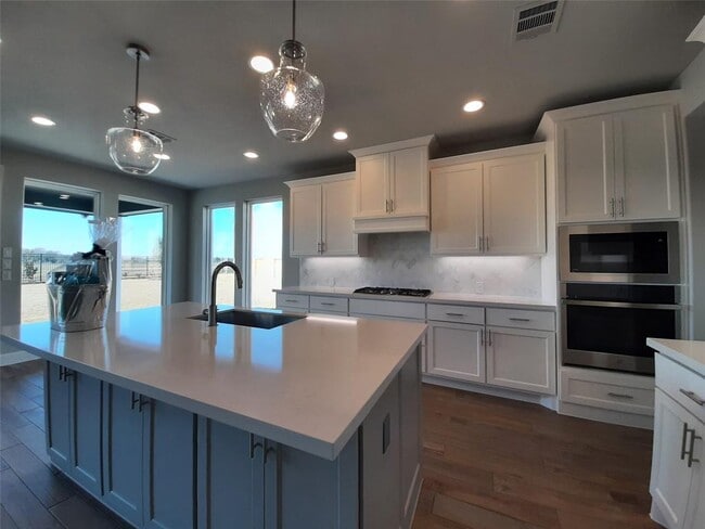 Building Photo - 7575 Pemberley Ct